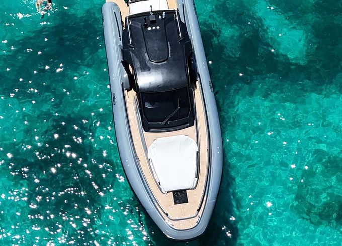 Motorboat Salpa 52 1800hp
