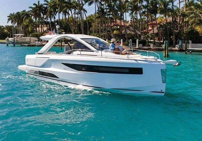 Motor yacht Jeanneau DB 37 540hp