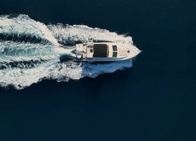 Motorboat Ferretti Altura 52 1332hp