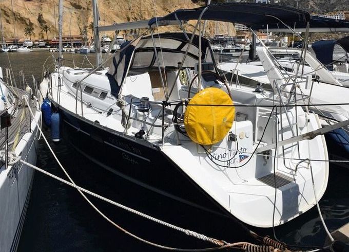 Sailboat BENETEAU OCEANIS 393 11.62m