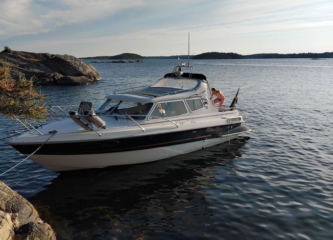 Motorboat Bella Falcon Fantino 26 220hp