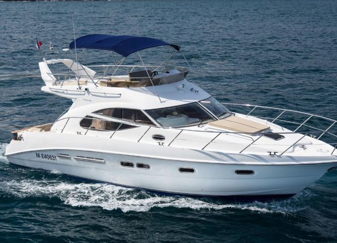 Motorboat Sealine F 425 870hp