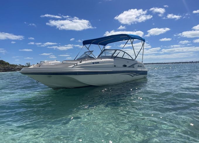 Motorboat hurricane sundeck 250hp