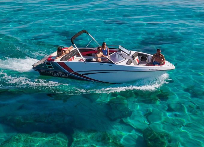Motorboat Glastron GTS 245 300hp