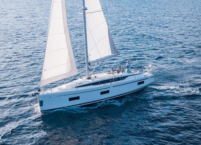 Sailboat Bavaria C42 12.3m