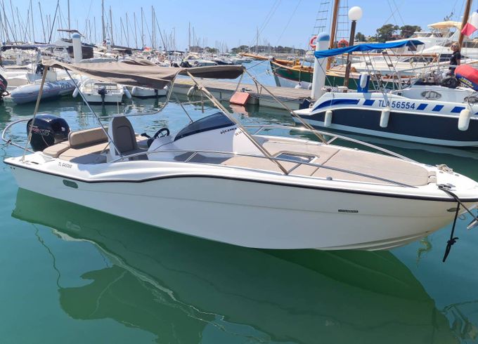 Motorboat CLEAR Libra cabine 650 150hp