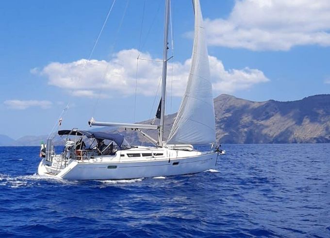 Sailboat Jeanneau Sun Odyssey 42i 12.75m