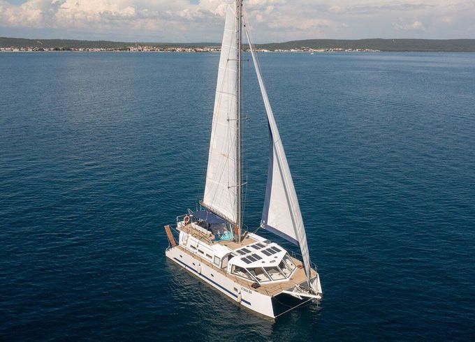 Catamaran Custom Made Upwind 50 Eco - 4 + 1 cab. 14.95m