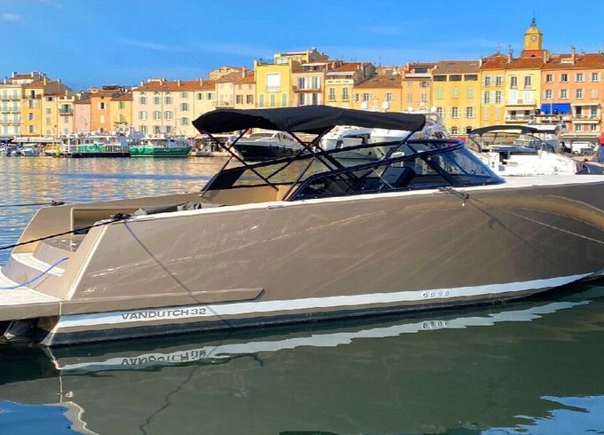 Motorboat VANDUTCH VANDUTCH 32 280hp
