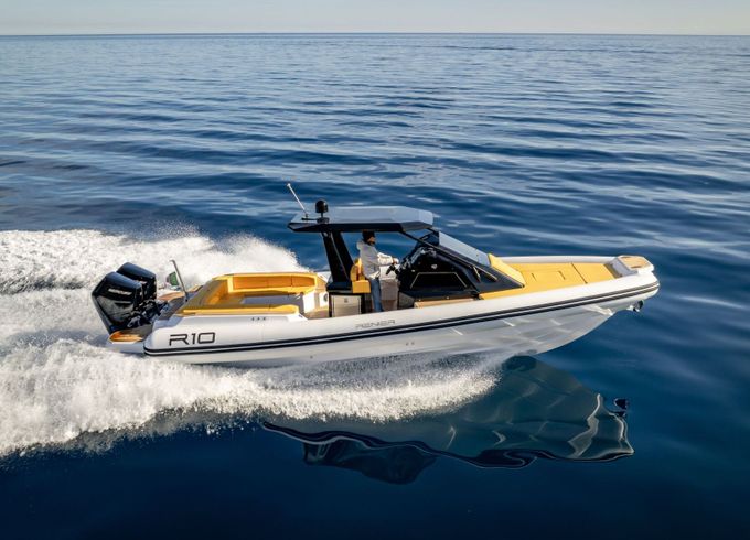 RIB Renier R10 Cabin Tourer 700hp