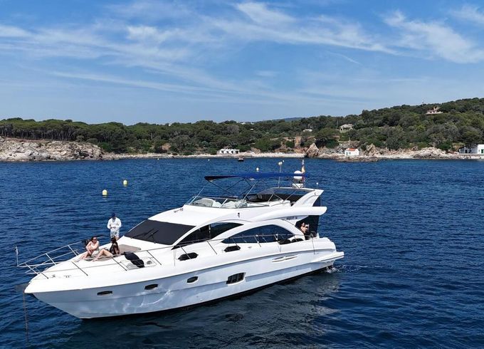 Motorboat Gulf Craft Majesty 56 630hp