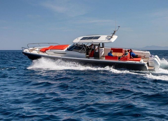 Motorboat Nimbus T11 800hp