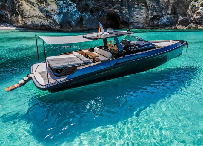 Motorboat wally 48