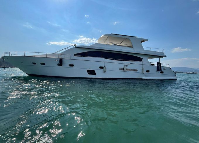 Motor yacht Custom Built Luxury Trawler Capaciy of 8 people