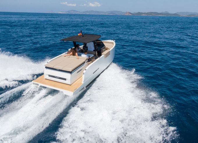 Motorboat De Antonio Yachts D28 400hp
