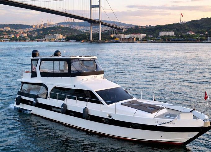 Motor yacht custom 2015 500hp