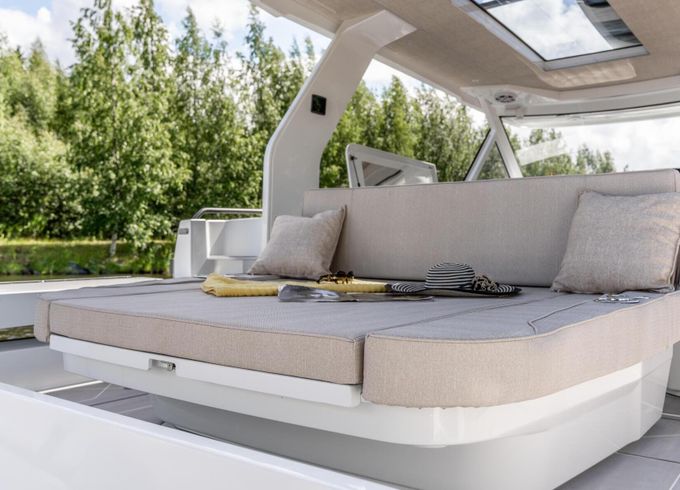 Motorboat Quarken 35 sport 600hp