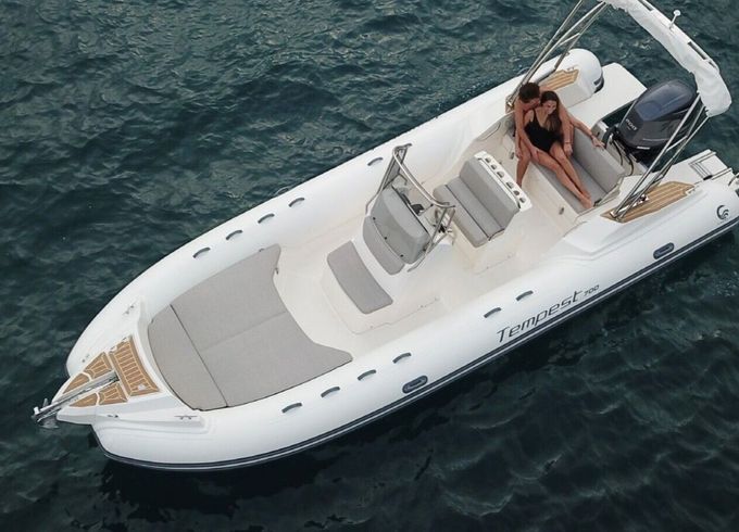 Motorboat Capelli Capelli Tempest 700 200hp
