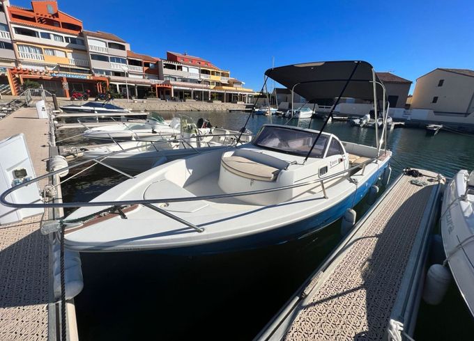 Motorboat Beneteau Ombrine 700 205hp
