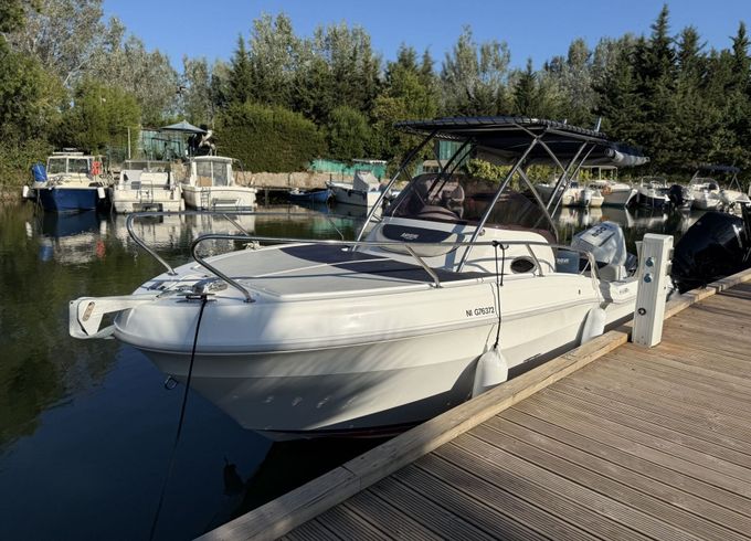 Motorboat Ranieri EVO 22 200hp