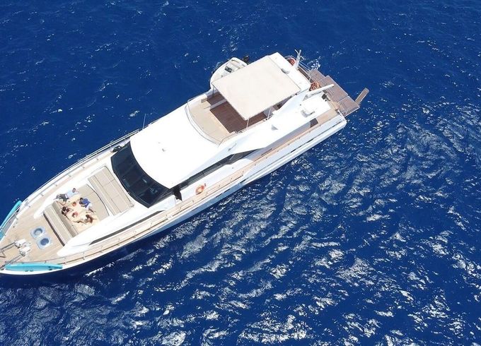 Motor yacht Tecnomarine 92 450hp