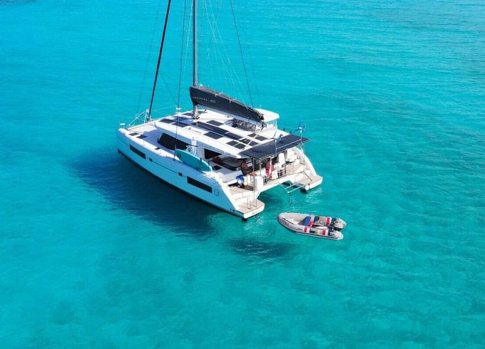Catamaran Robertson &amp; Caine Leopard 45 13.72m