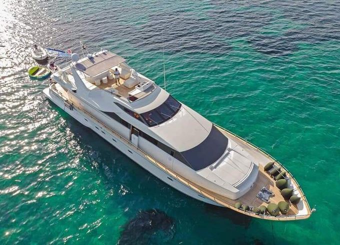 Motor yacht Falcon 92 2200hp