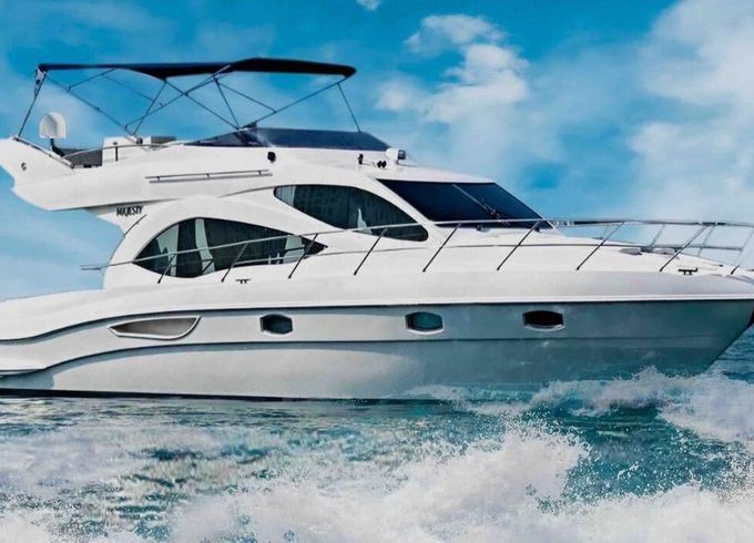Motorboat Majesty 2021 900hp