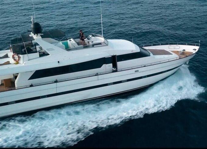 Motor yacht Falcon 80S 2200hp