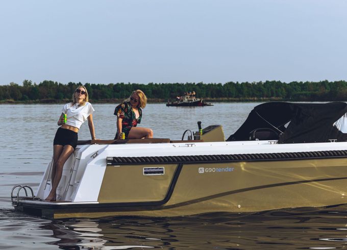 Motorboat Tender 690 15hp