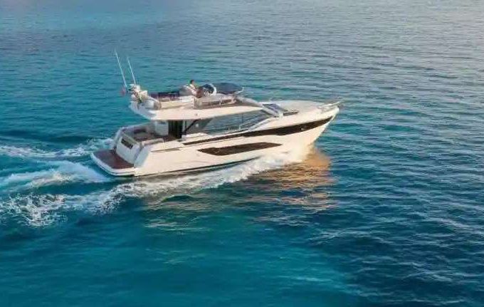 Motor yacht Jeanneau Prestige F4.9 960hp