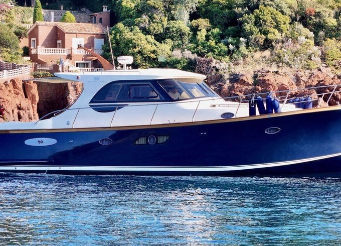 Motorboat Abatis New Port 46 1000hp