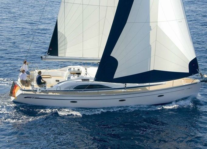 Sailboat BAVARIA CRUISER 36 11.3m