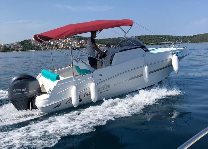 Motorboat An Marine 650 150hp