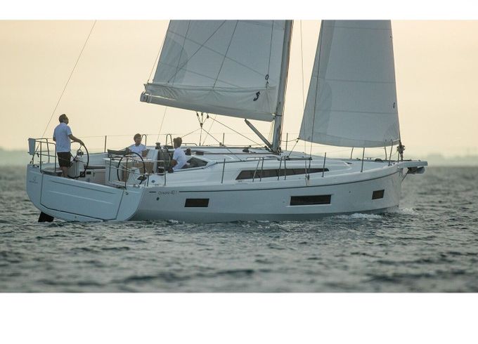 Sailboat Beneteau Oceanis 40.1 12m