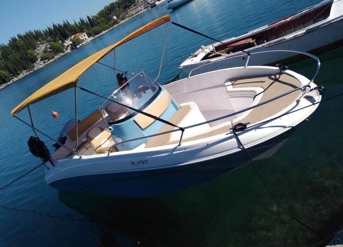 Motorboat An Marine 560 115hp