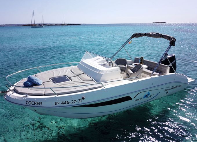 Motorboat Pacific Craft Sun Cruiser 630 150hp