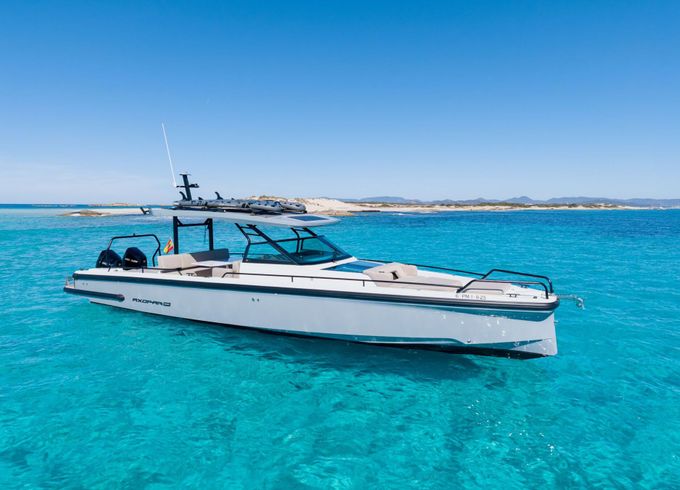 Motorboat Axopar 37 Mediterranean Sut Top Brabus Line 600hp