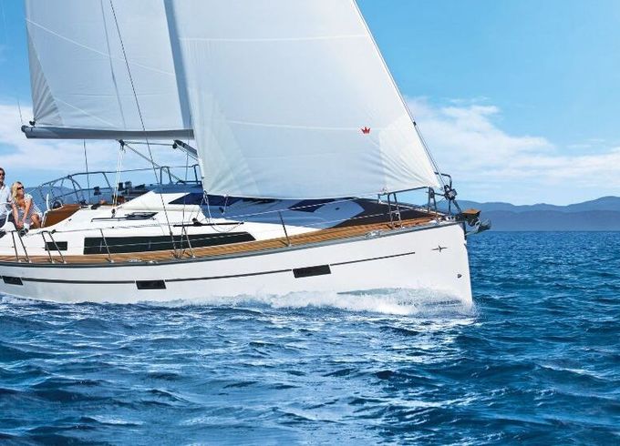 Sailboat Bavaria  Cruiser 37 (3Cab) 11.35m