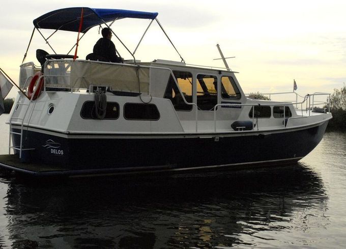Houseboat Rogger 1000 Salon 40hp