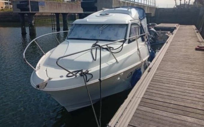 Motorboat Quicksilver Weekend 640 115hp