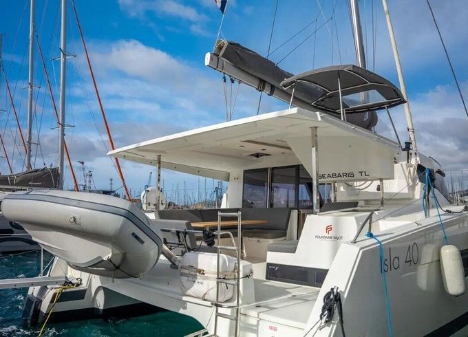Catamaran Fountaine Pajot Isla 40 11.93m