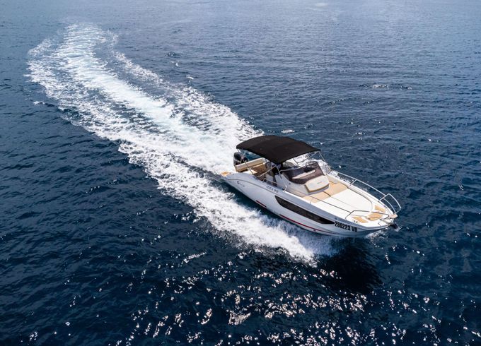 Motorboat Idea Marine 80WA Sundeck 300hp