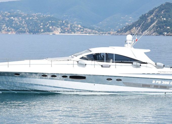 Motor yacht Pershing 65 2840hp
