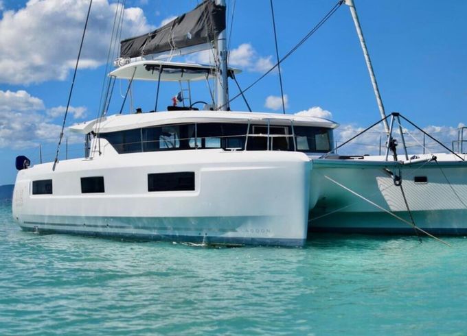 Catamaran Lagoon-Bénéteau Lagoon 46 - 4 + 2 cab. 13m