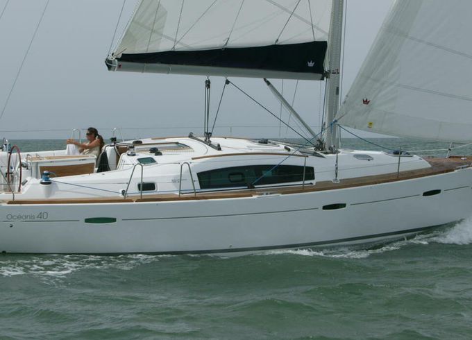 Sailboat Beneteau Oceanis 40 12m