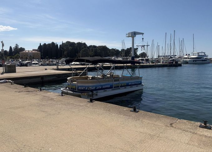 Motorboat Harris Sunliner 220 200hp
