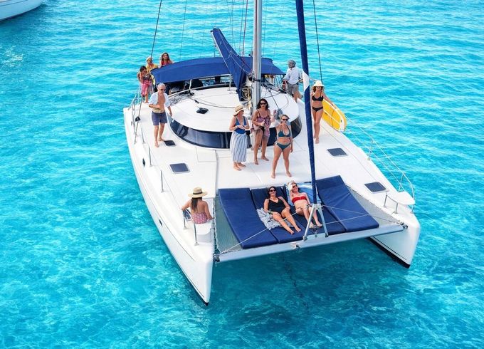 Catamaran Fountaine Pajot Athena 38 12m