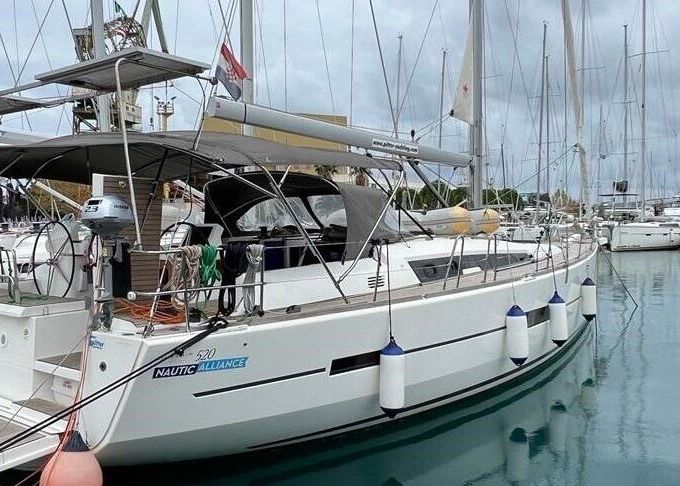 Sailboat Dufour 520 GL 15m