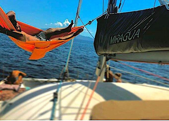 Catamaran LAGOON 380 MIRAGUA 12m